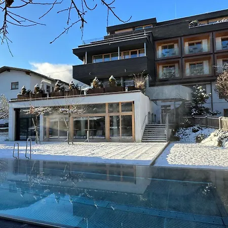 Hotel Mari Pop 3*