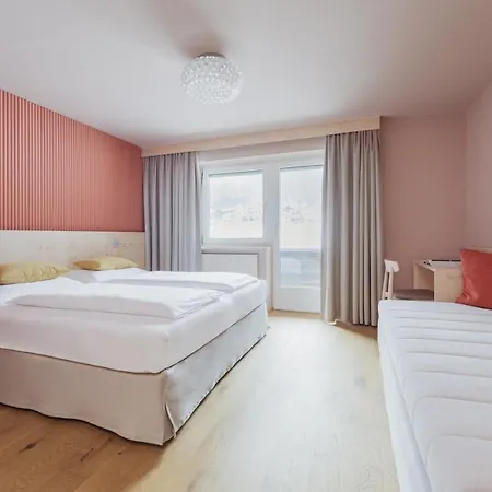 Mari Pop Hotel 3*